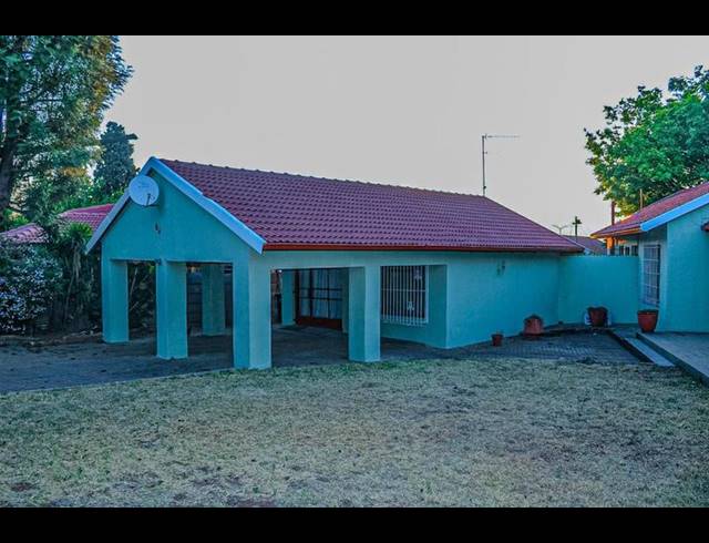 5 BEDROOM HOUSE FOR SALE IN BIRCH ACRES